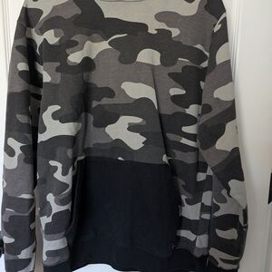 Men's Westy Mfg Camouflage Hoodie Medium